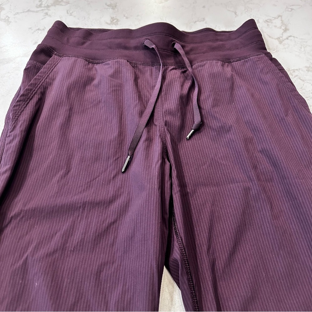 Lululemon Woman's Purple Crop Studio Pant Medium Rise size 6 - Picture 6 of 16